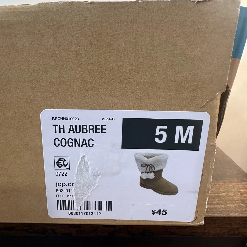 Thereabouts Big Girl Flat Heel Aubree Winter Boots NWT Size Big girls 5